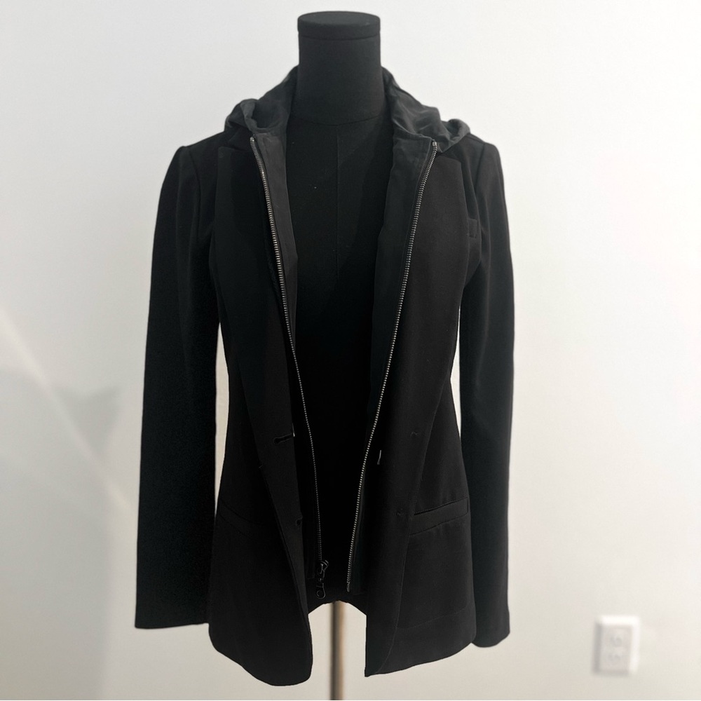 Wantable Layered Blazer Jacket with Detachable Hoodie in Size XS - Picture 5 of 9
